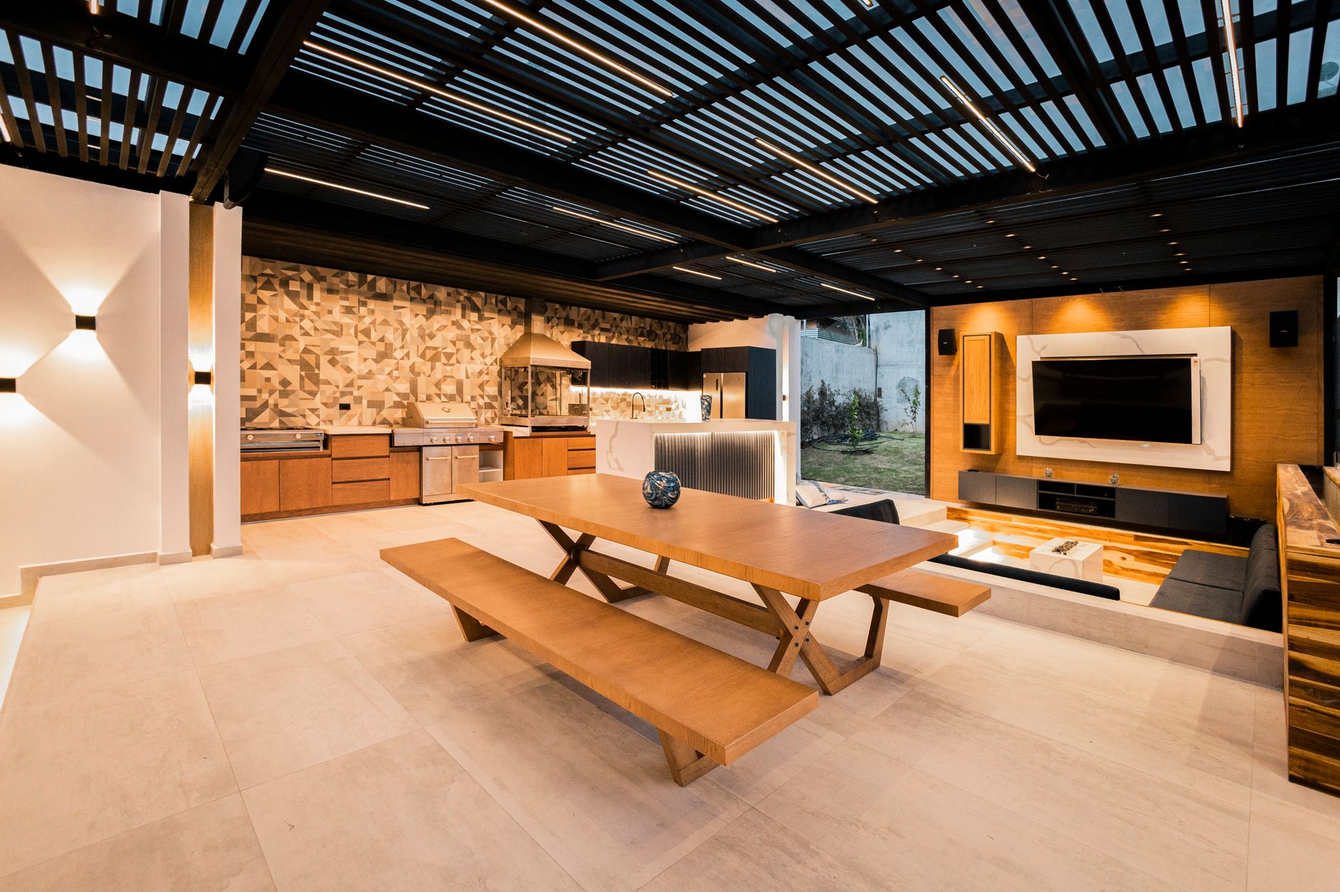 Modern outdoor kitchen and patio design